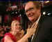 Kate felicita a Jim Broadbent, su coestrella en IRIS, ganador del Oscar como Mejor actor secundario (marzo 24 , 2002)